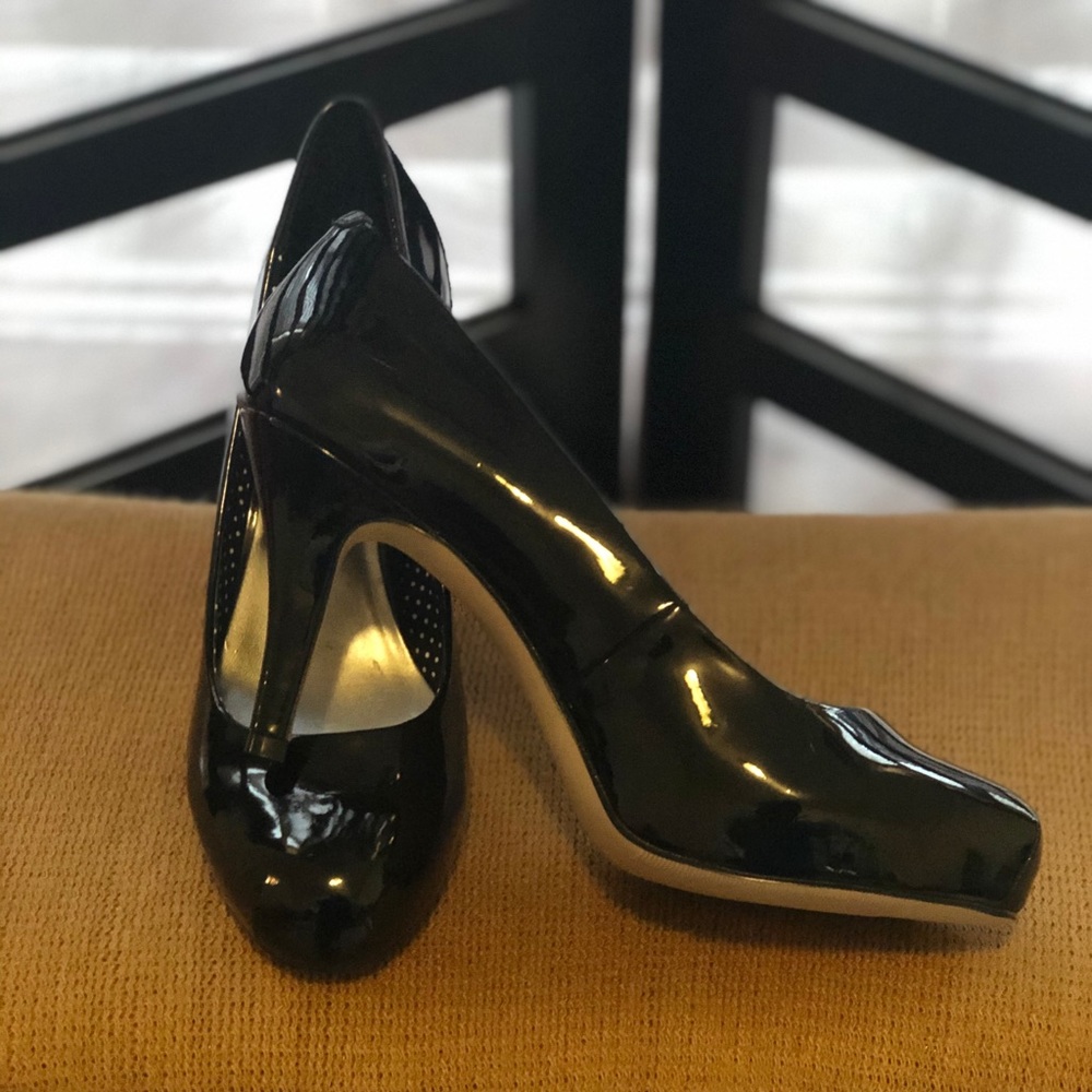 Madden Girl Black Pumps